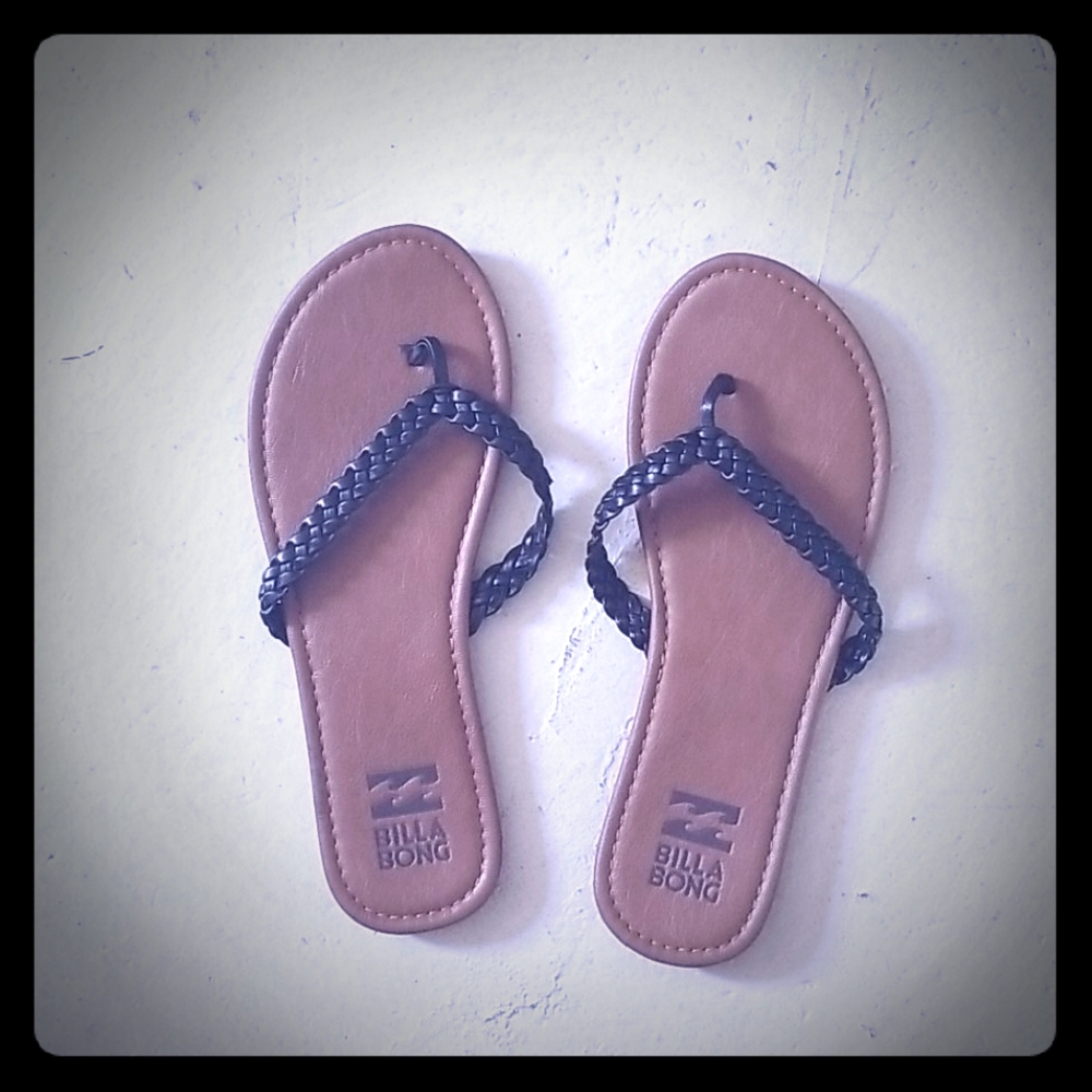 3/$20 🔥 Billabong black weave flip flops